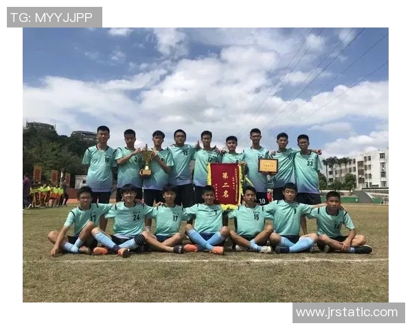 杨敏独家分享足球心得与技巧解析助你提升球技与战术理解