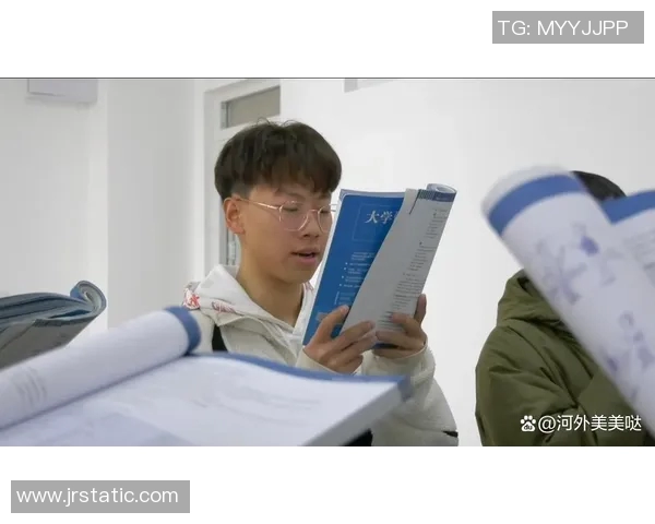 深圳篮球队的成长之路:从默默无闻到璀璨辉煌的奋斗历程 深圳篮球队的成长之路:从默默无闻到璀璨辉煌的奋斗历程