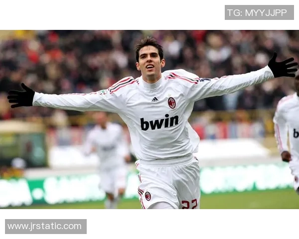 足球巨星卡卡重返赛场引发球迷热烈期待与激情共鸣