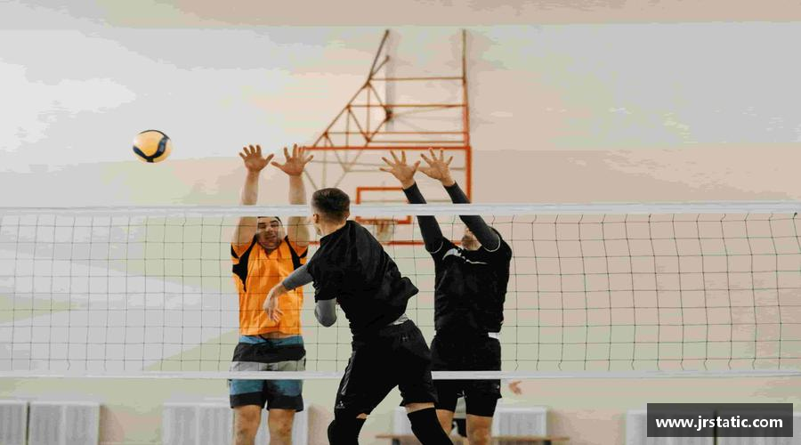 风雨同舟，共创辉煌！